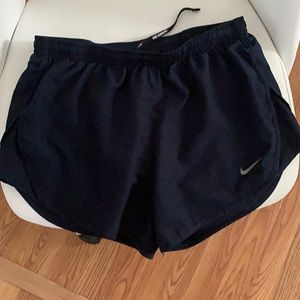 Nike dark navy running shorts women’s dD